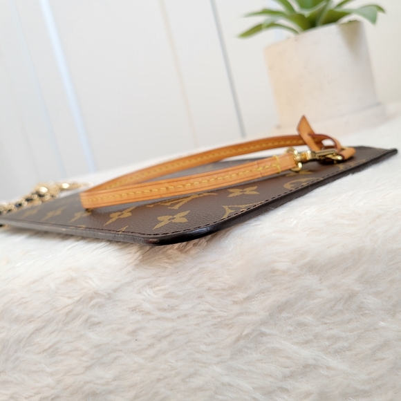 🍁 LOUIS VUITTON Neverfull Monogram GM/MM Clutch/ Wristlet/ Crossbody - Picture 5 of 16